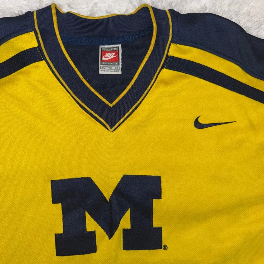 Nike Michigan Wolverines Jersey Mens XL Yellow Good V-Neck Mesh NCAA Vintage
